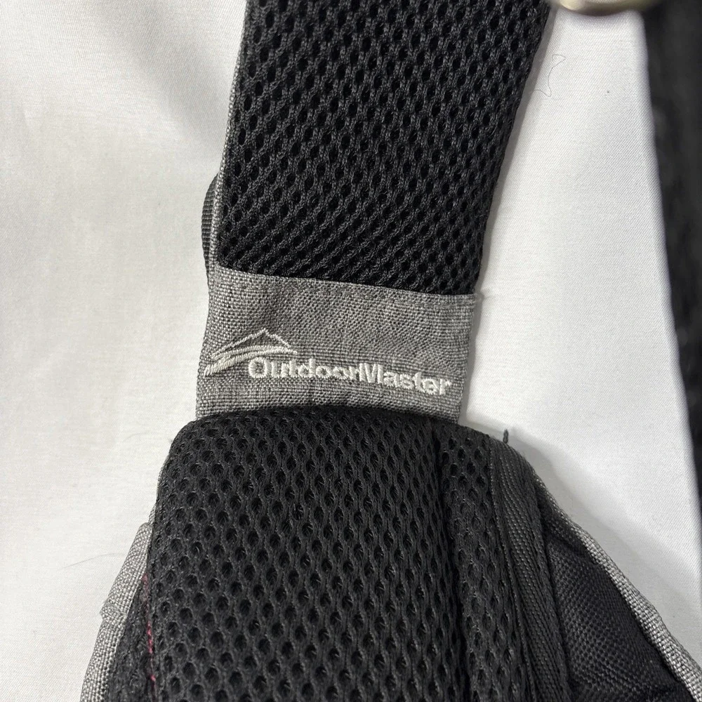 Outdoor Master Crossbody Bag Gray Black Travel Thick Strap Zipper Close‎ Pockets